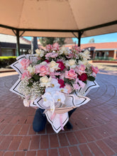 Load image into Gallery viewer, Bridal Shower Bouquet