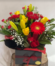 Load image into Gallery viewer, Floral love