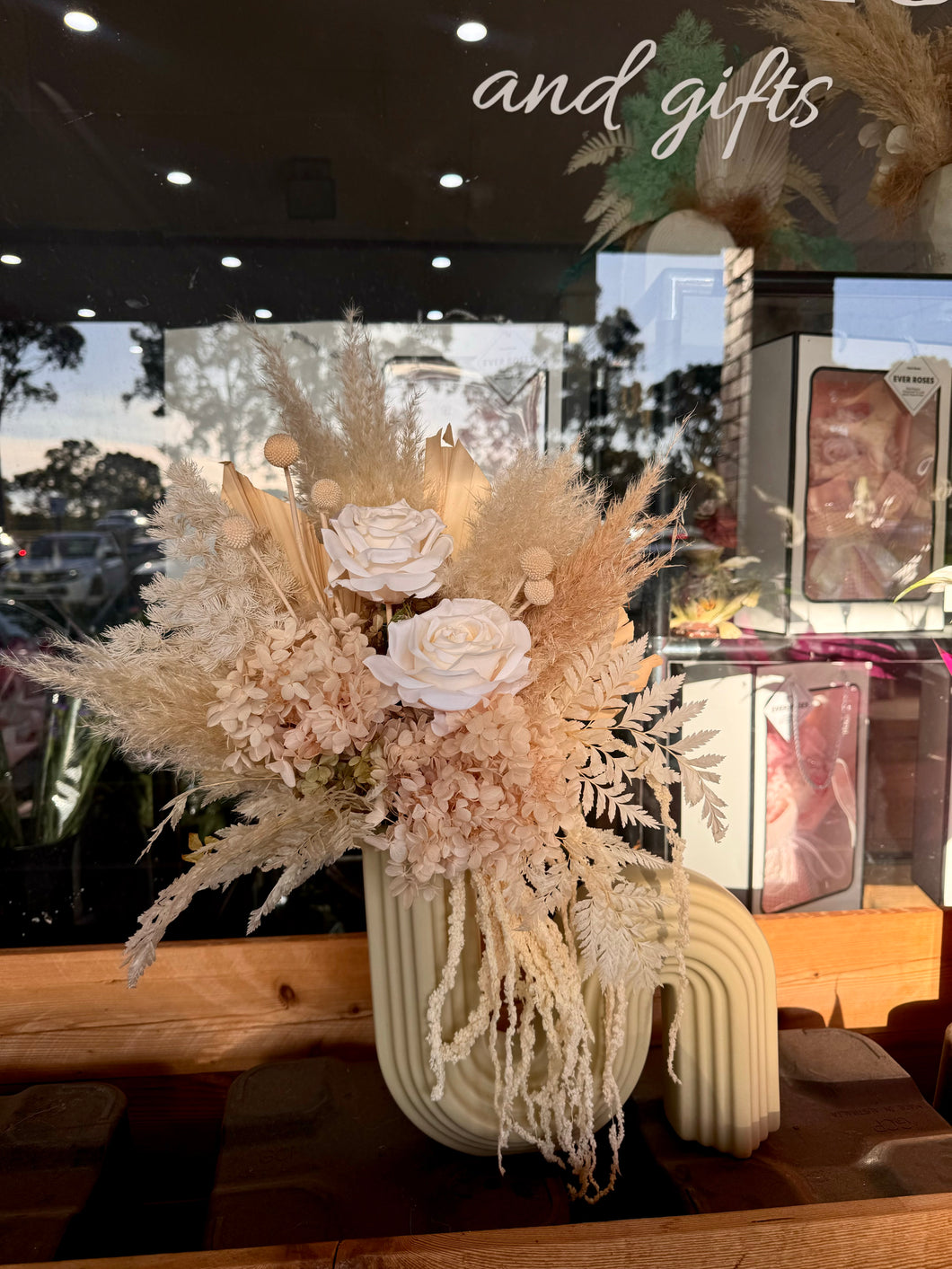 Neutral Love Dried Florals
