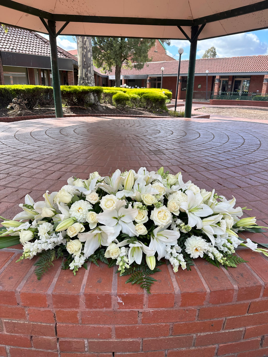 Cascade Coffin Flowers