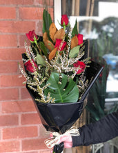 Load image into Gallery viewer, Love bouquet
