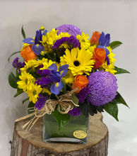 Load image into Gallery viewer, Christina vase
