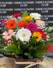 Load image into Gallery viewer, Gerbera Box
