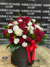 Load image into Gallery viewer, Hat Box Florals
