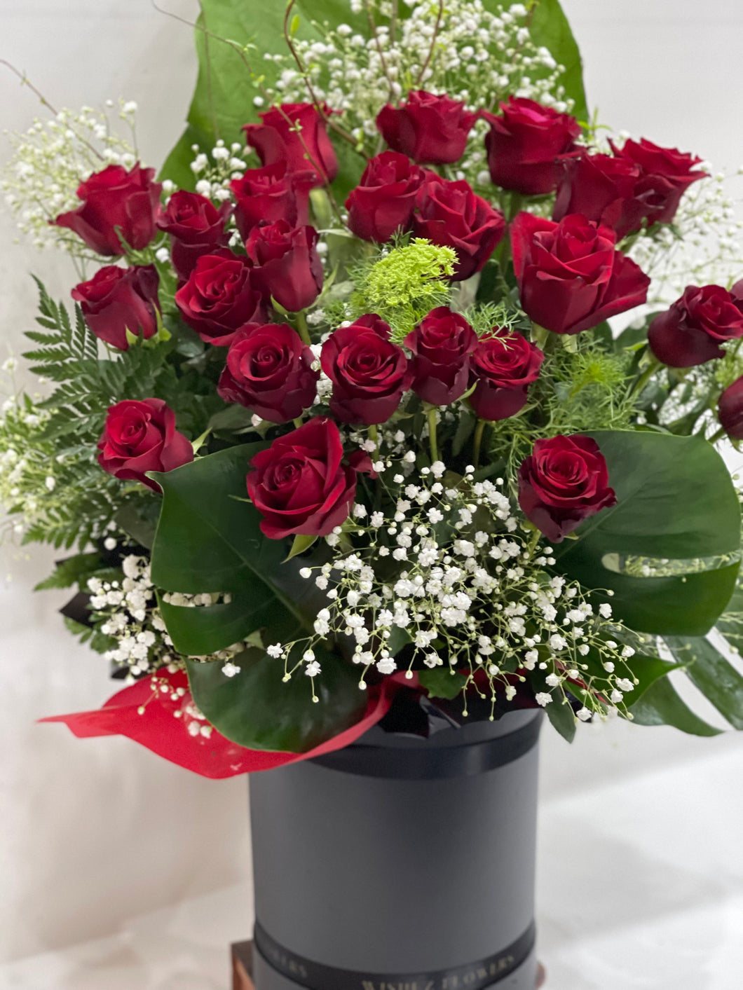 24 Red Roses hat Box