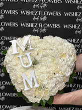Load image into Gallery viewer, White Wreath Heart
